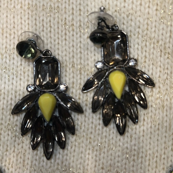 Avon Multi-Strand Gunmetal & Citrine-Look Necklace with Matching Earrings - Picture 3 of 4